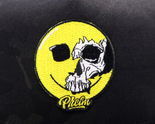 Load image into Gallery viewer, Smile Skull Trucker - Multicam Black
