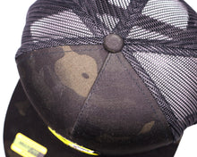 Load image into Gallery viewer, Smile Skull Trucker - Multicam Black
